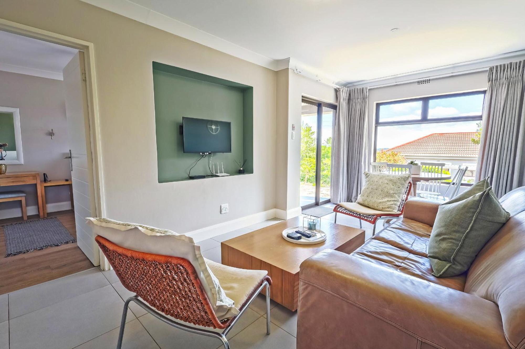 Modern Self-Catering Apartment In A Secure Estate Plettenberg Bay Exterior foto